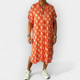 Vestido de verão leve com decote