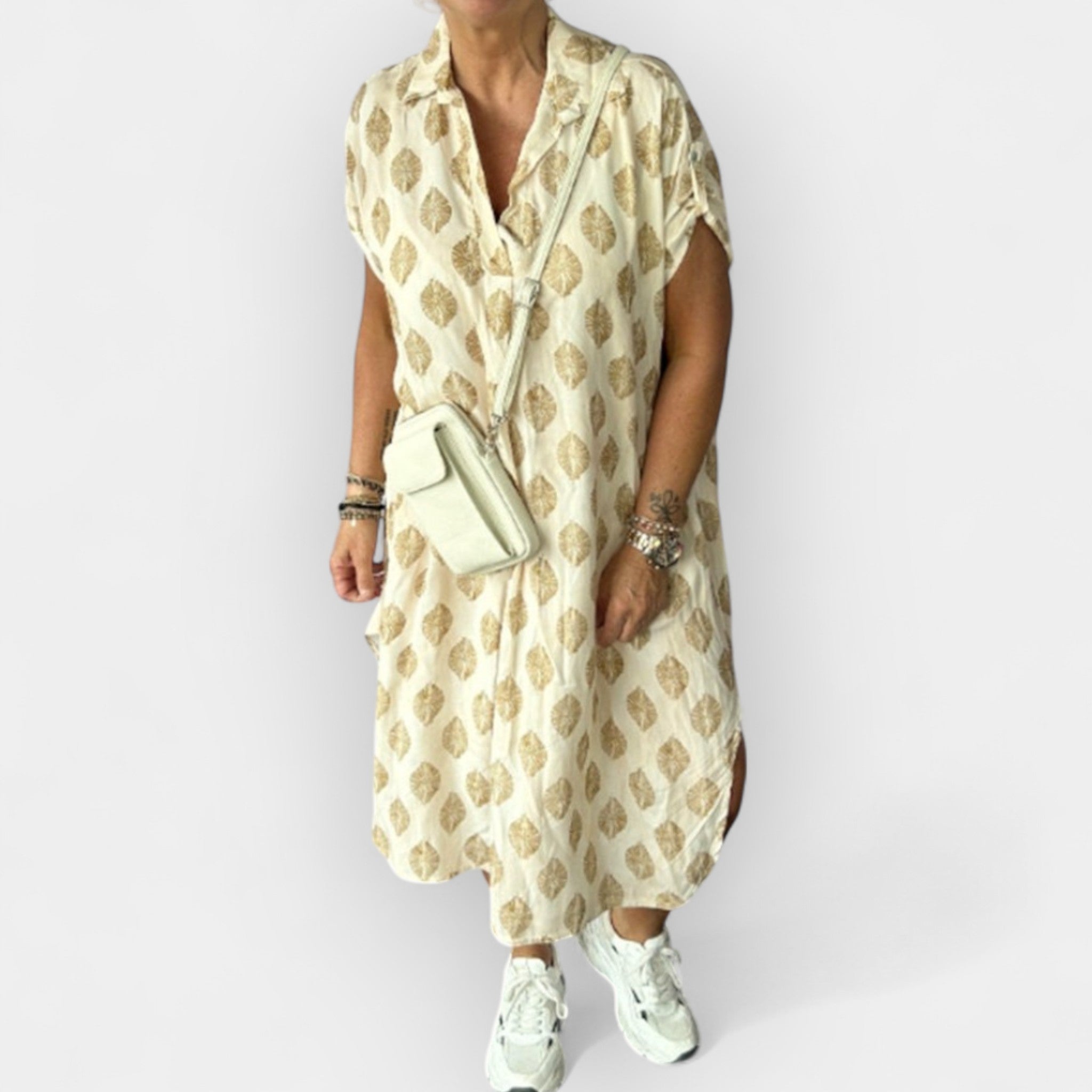 Vestido de verão leve com decote