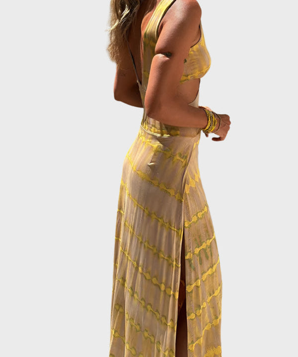 Vestido Confortável com Cut-Out