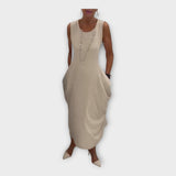 Vestido leve com silhueta moderna e bolsos