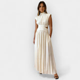 Vestido Estiloso com Recortes