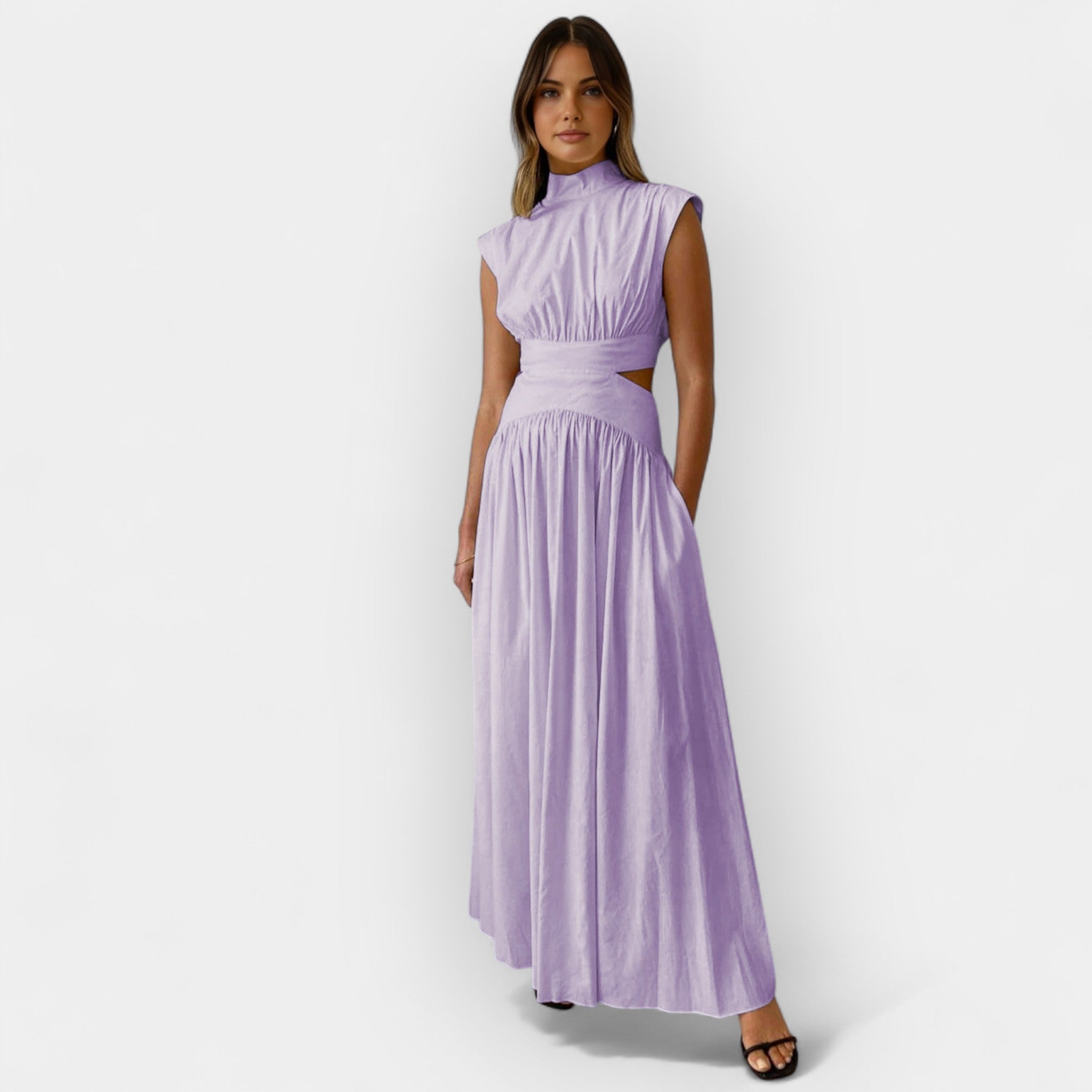 Vestido Estiloso com Cortes