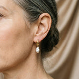 Brincos Elegantes com Pérolas Barrocas em Ouro