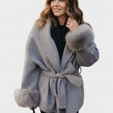 Dagmar™ | Casaco elegante com pelagem ecológica