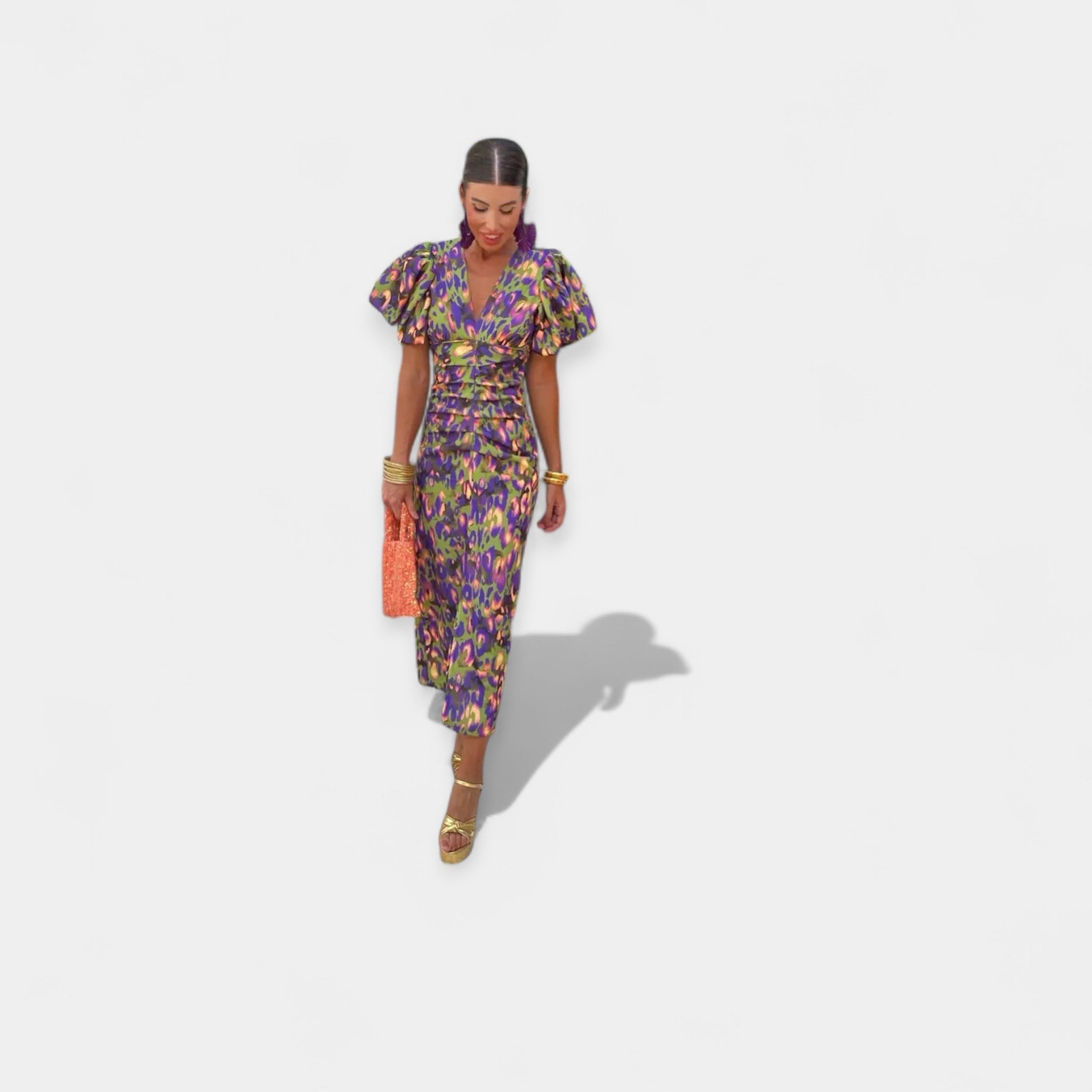 Vestido com Mangas e Volantes