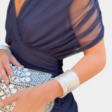 Catarina - Vestido Elegante com Detalhes em Renda