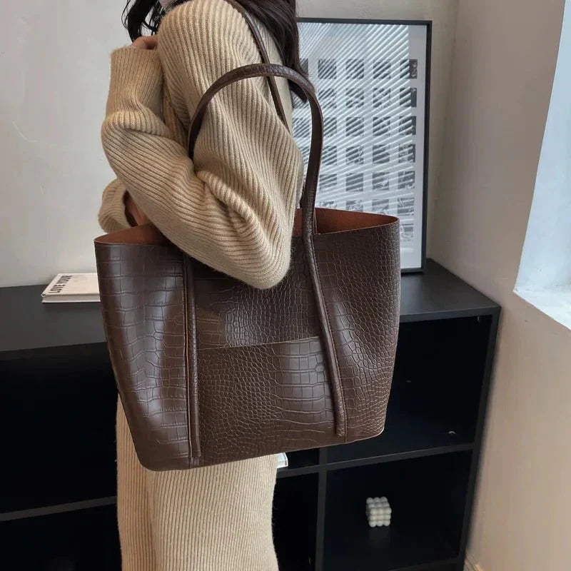 Betina | Bolsa Ombro em Couro Crocodilo Elegante e Versátil