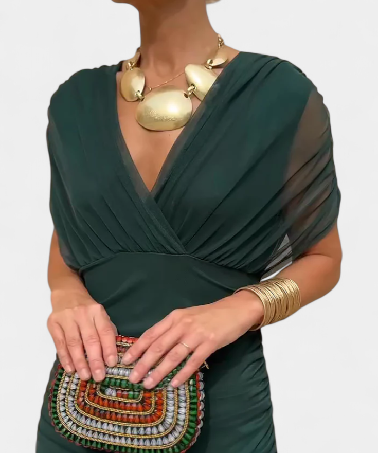 Catarina - Vestido Elegante com Detalhes em Renda